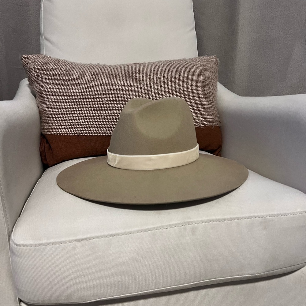 GigiPip tan fedora with velvet band